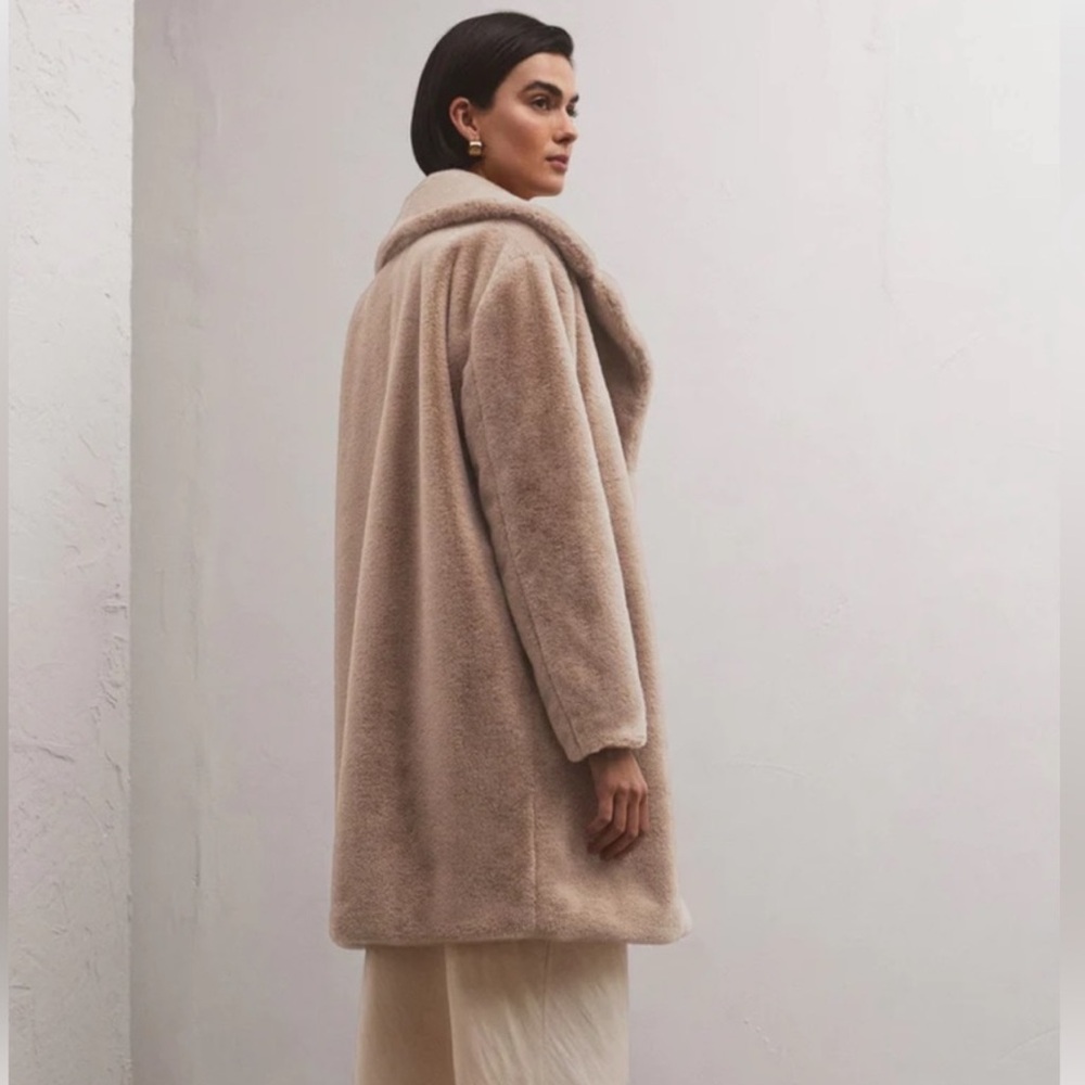 🧋NWOT Z SUPPLY COZY SUPER SOFT BEIGE NEUTRAL JEWEL FAUX FUR COAT - Picture 4 of 12
